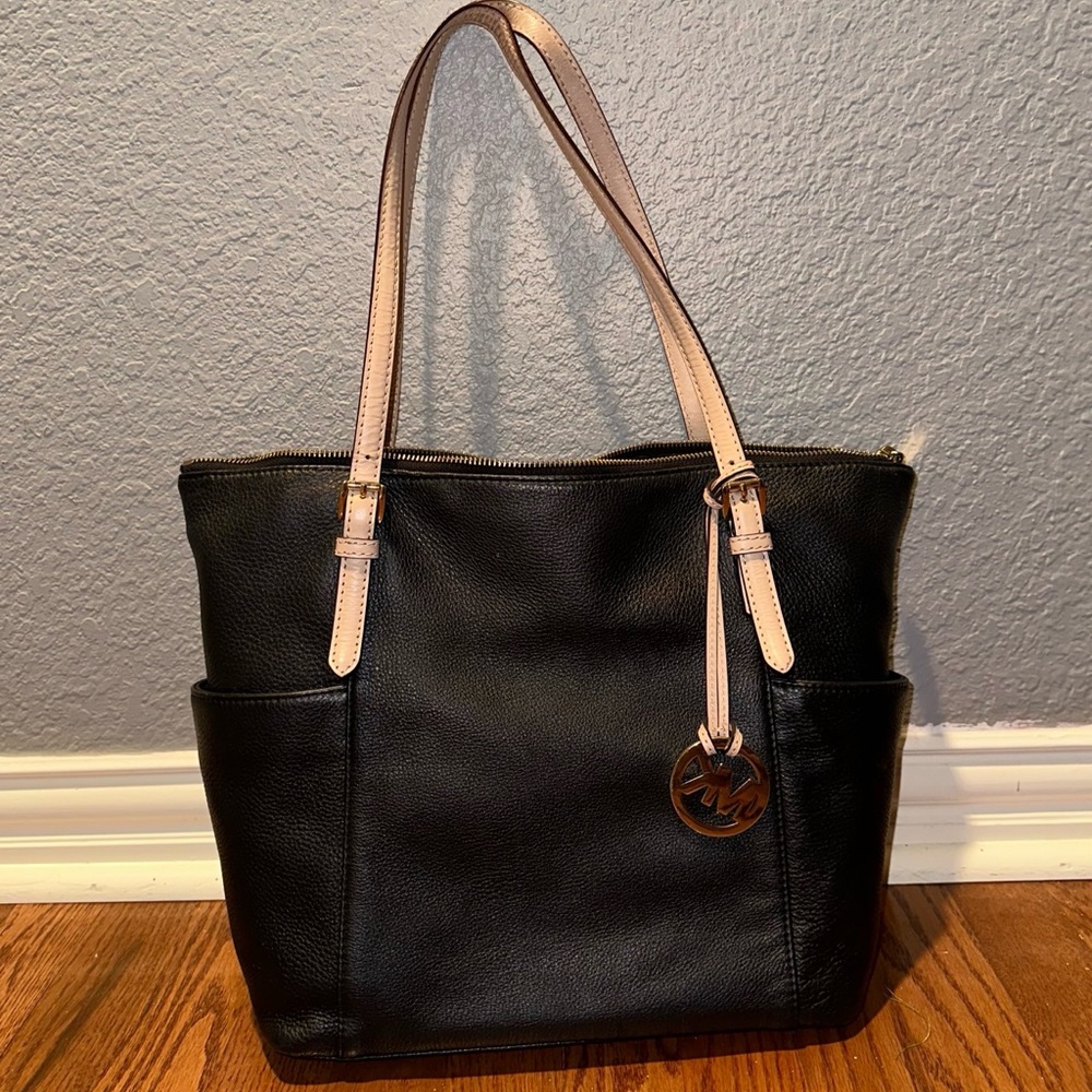 MICHAEL KORS Jet Set Medium Pebbled Leather Tote Bag